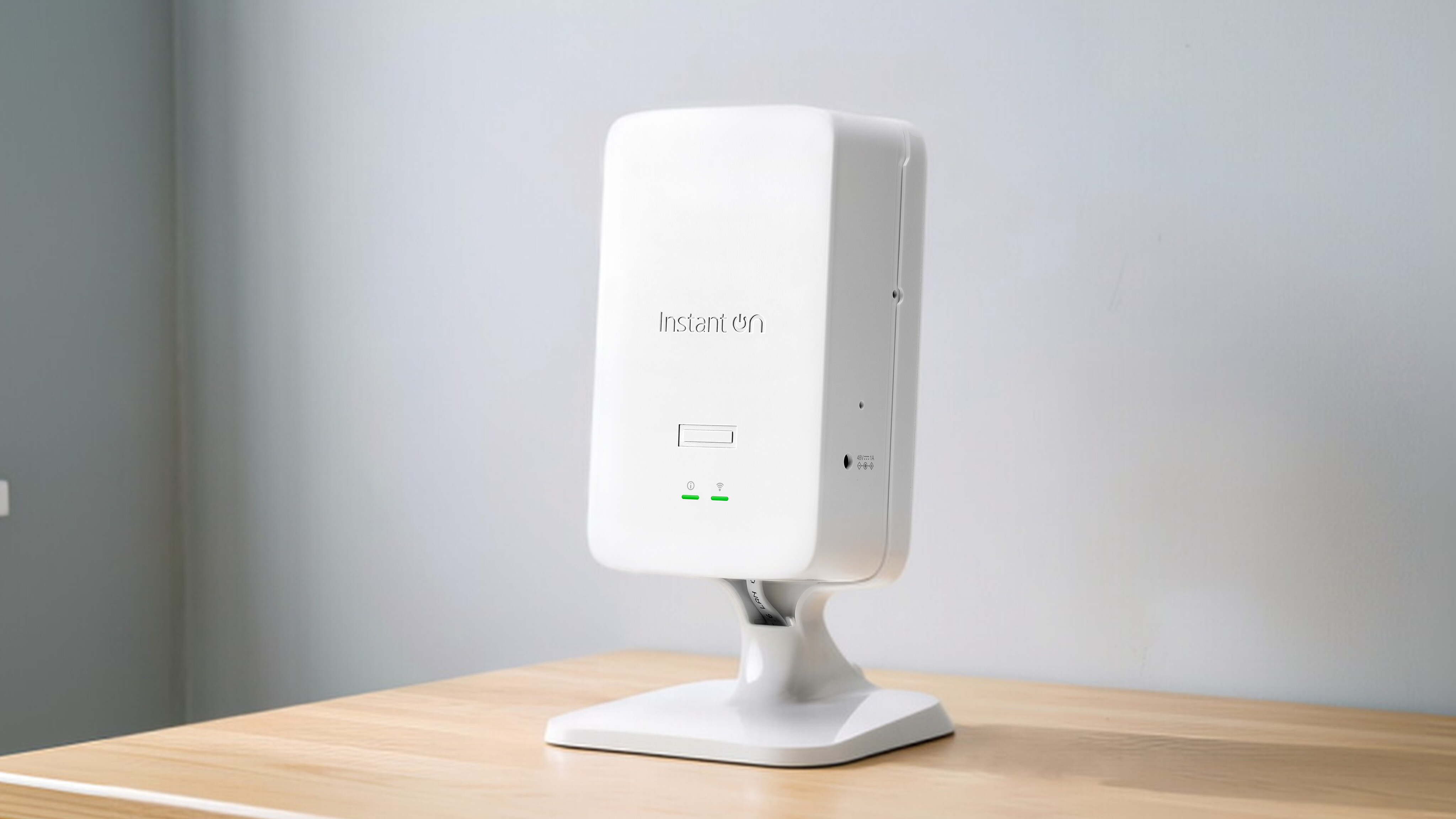 HPE Aruba Instant On AP22D WiFi6 Dual-Band 2x2MIMO Desktop Wireless Access Point