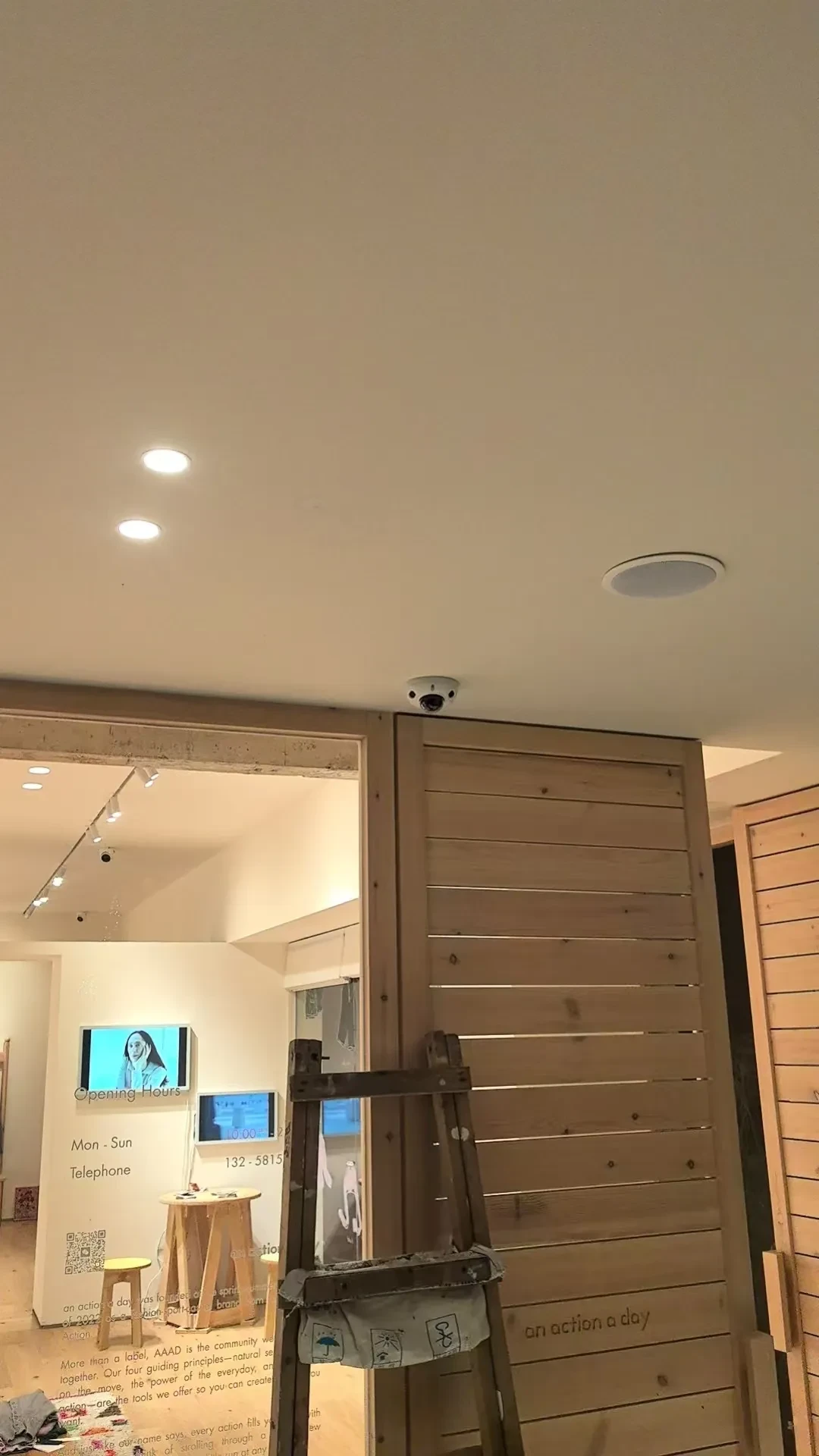 门店客流统计设备安装调试现场