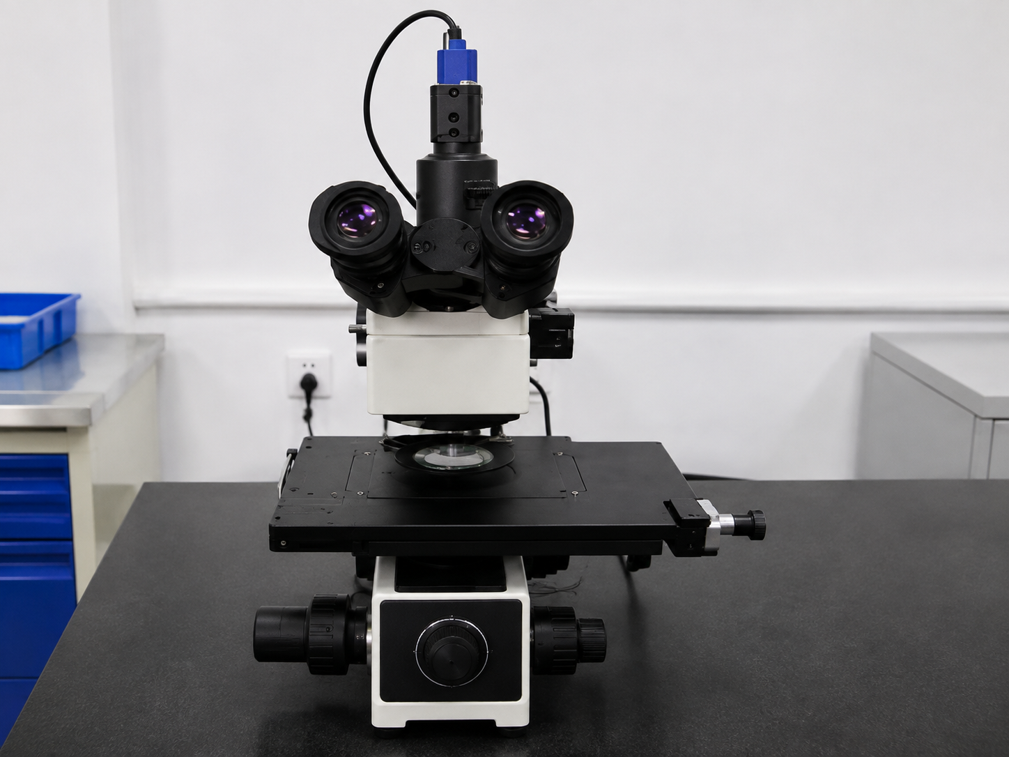 Tool Microscope