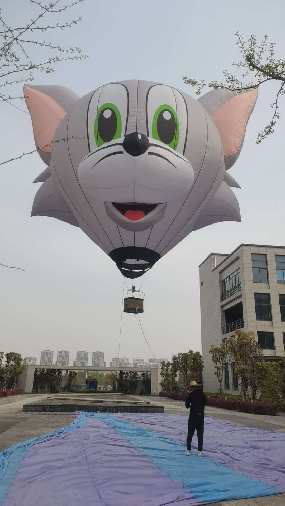 Talking Tom Shaped Remote-Controlled Hot Air Balloon – Classic gray cartoon design, perfect for animated events, family activities, and scenic area displays.