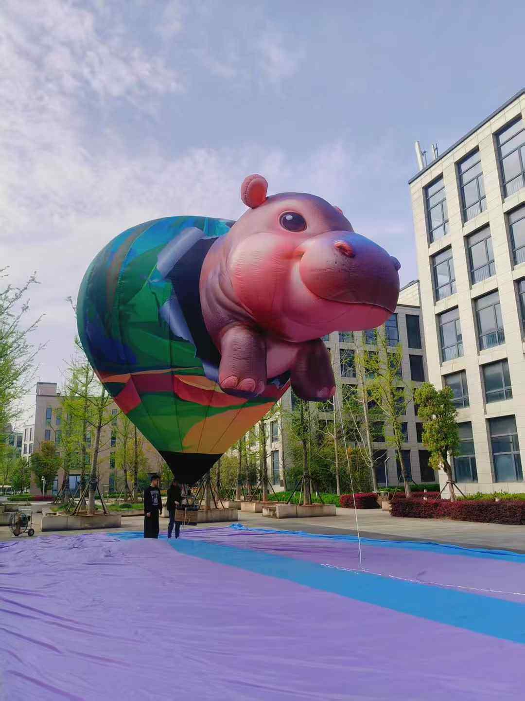 Pink Hippo Shaped RC Balloon – Adorable round hippo design with colorful striped body, perfect for family activities and brand promotions.