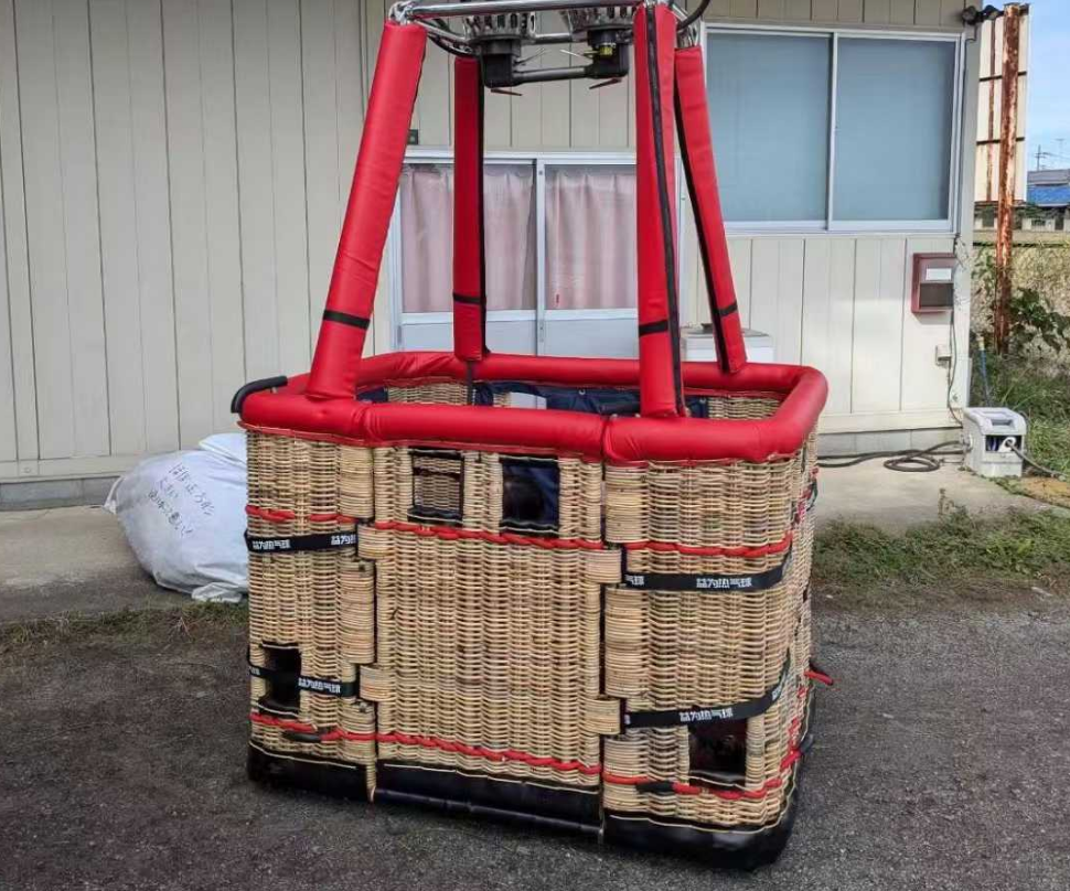 Yiwei Balloons Basket - Hand-crafted wicker baskets made from premium rattan, available in standard and custom configurations.