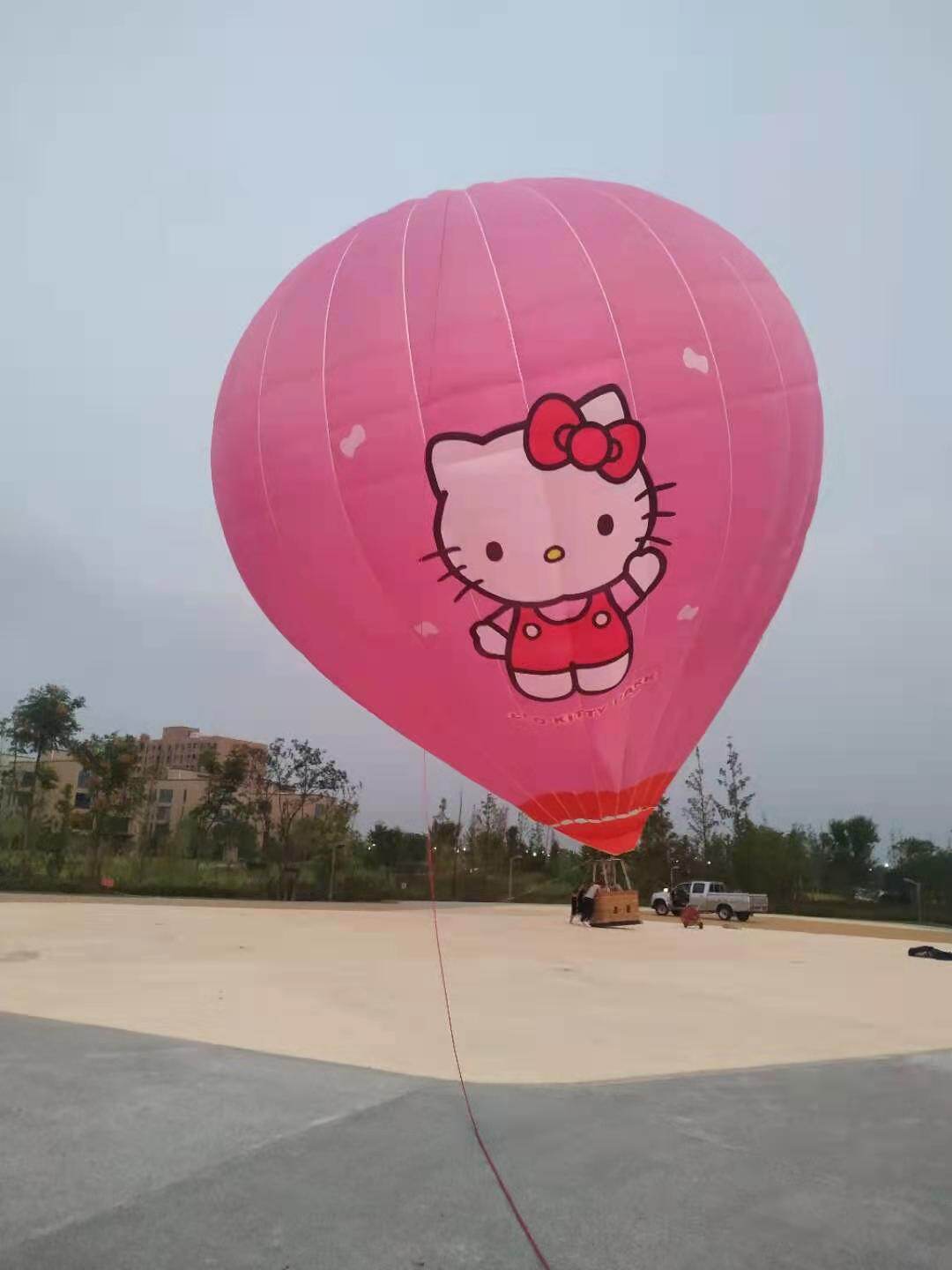粉色Hello Kitty载人气球