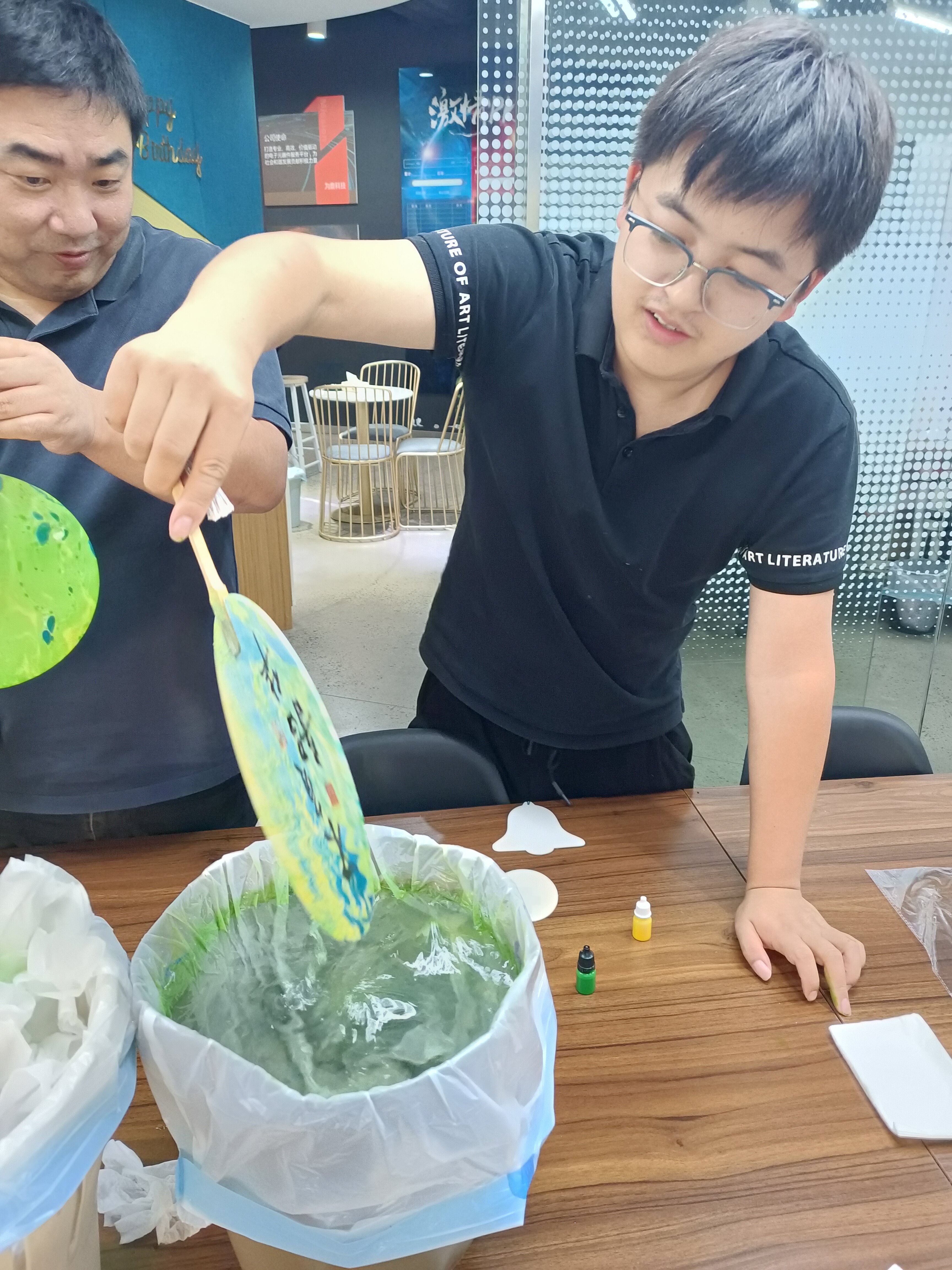 生日会 - 团扇漂染体验
