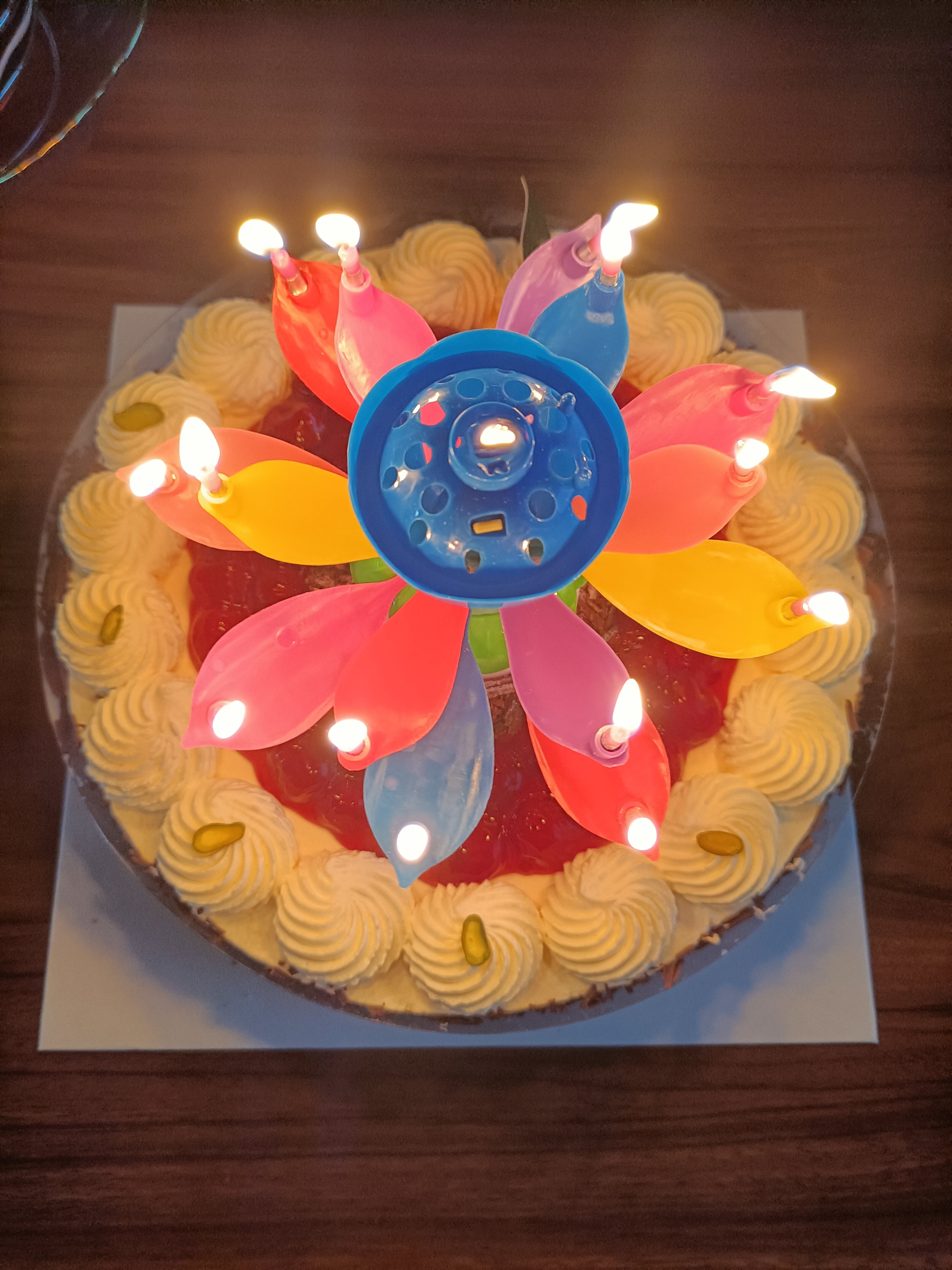 生日会 - 花朵蜡烛蛋糕