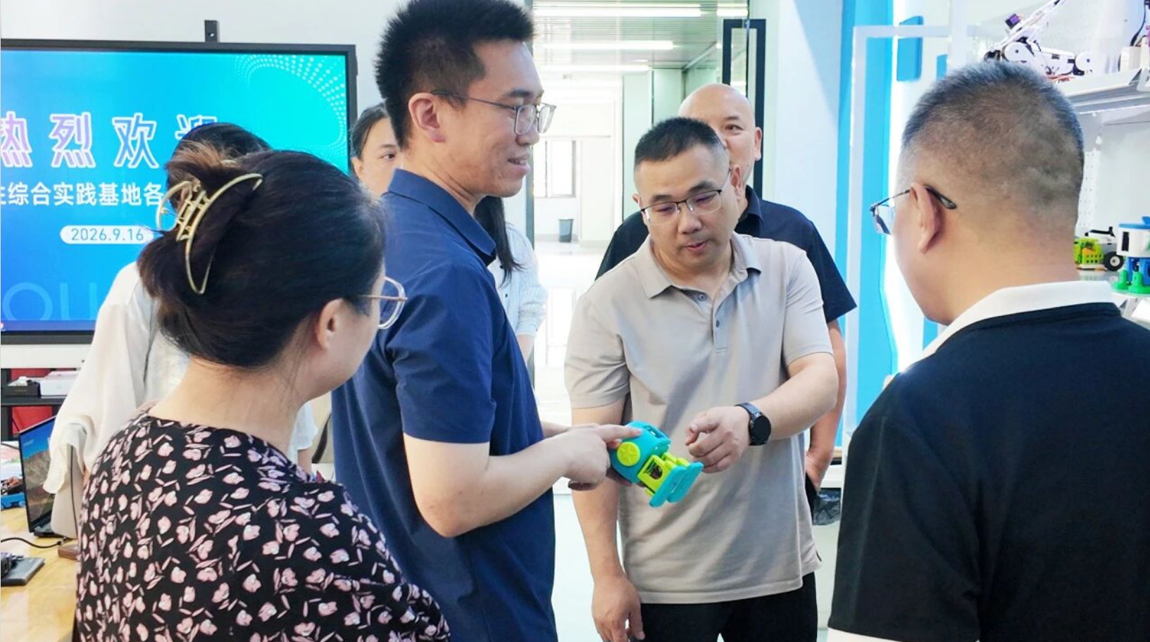 杭州开展人工智能教育专题交流 科创研学经验获外地考察团借鉴