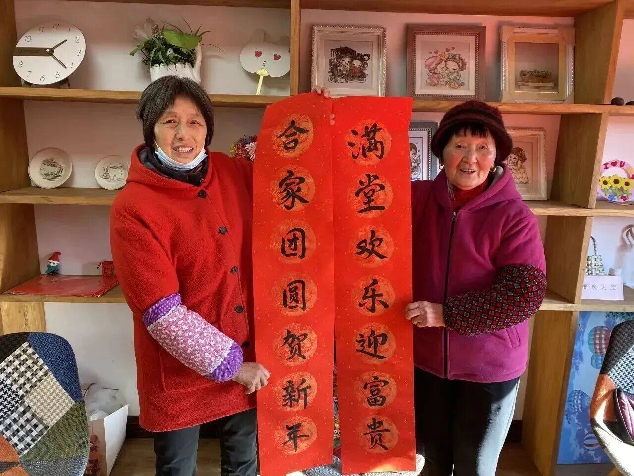 四团镇平安生活驿站中浓浓的迎新春氛围扑面而来！