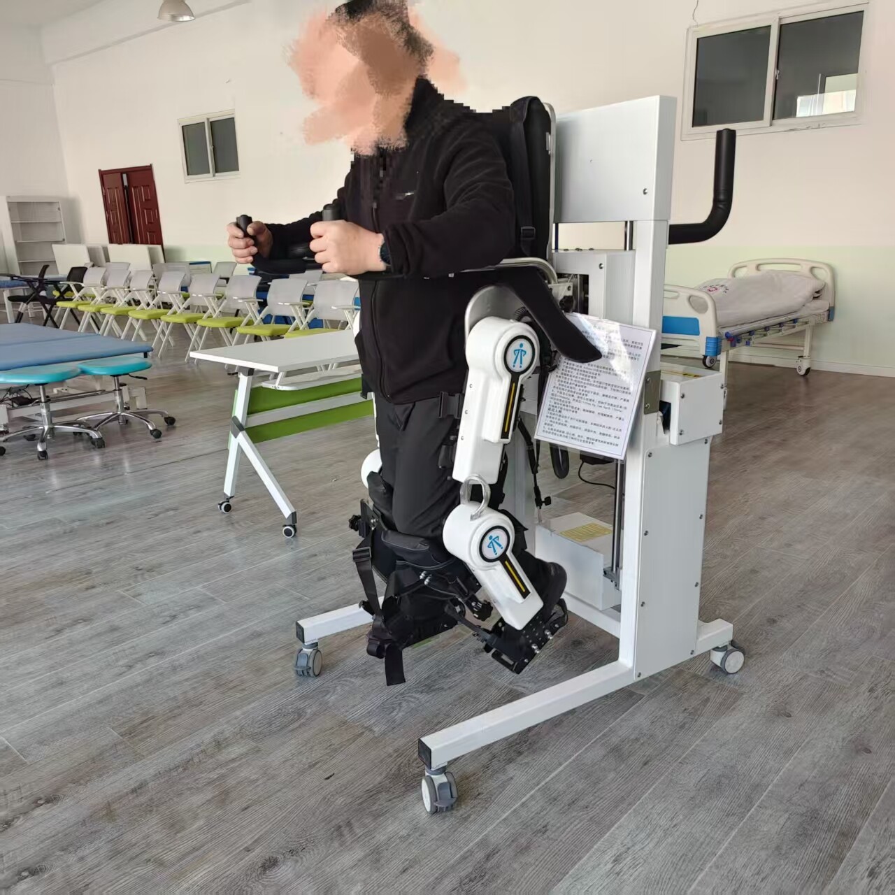 AI 穿戴式辅助行走机器人
