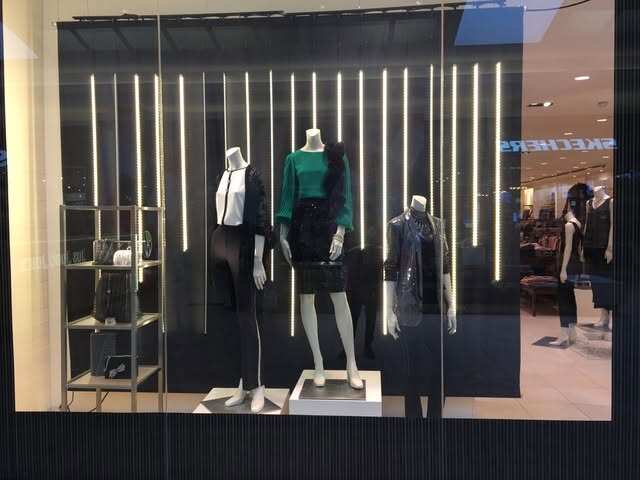 Warm White LED Rigid Bars for a Canadian Clothing Store