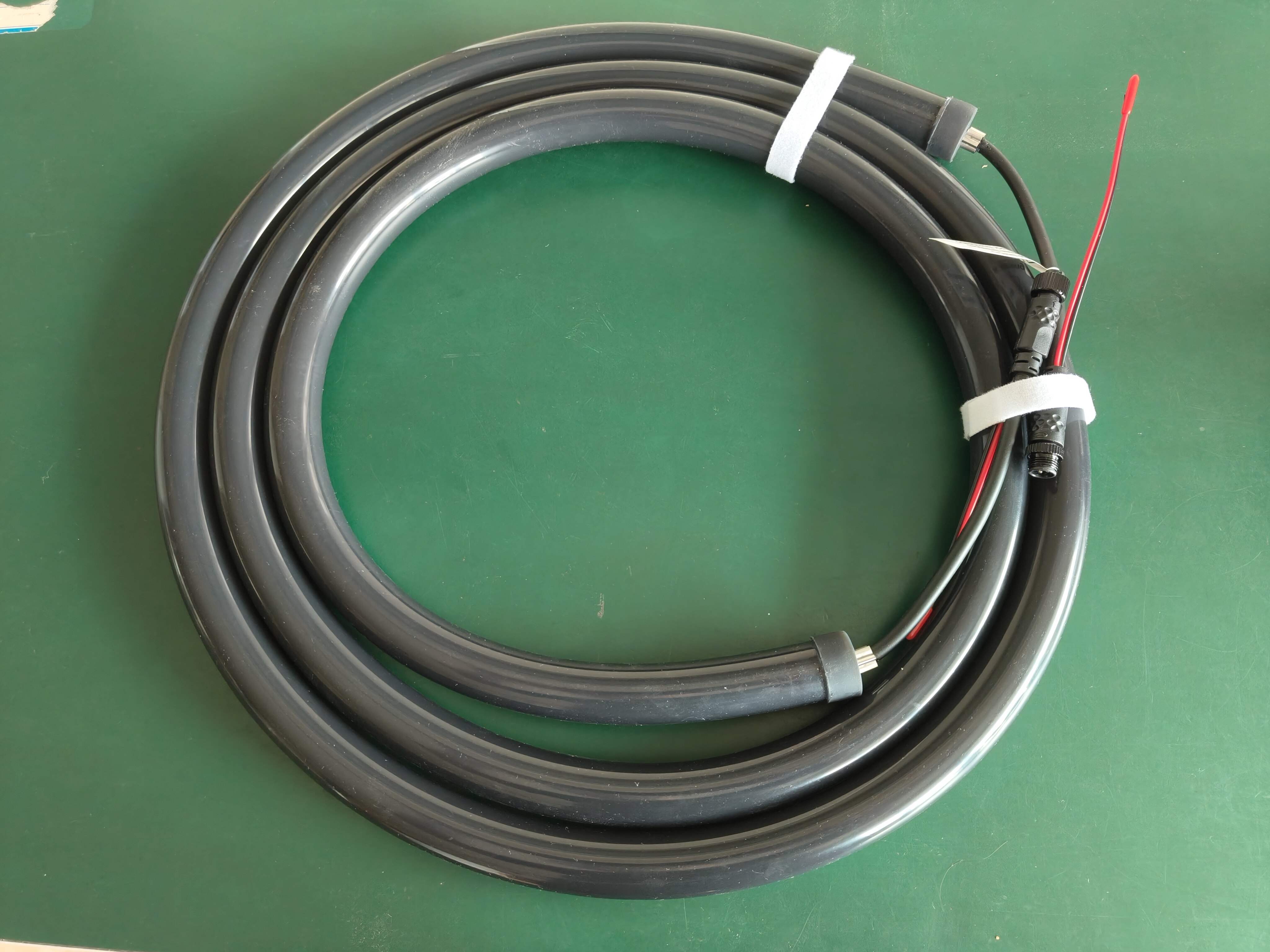 Best Selling D22 Round 360° Flex Neon Tube – GS8206/GS8208, Dual Strips, Black/Gray Housing