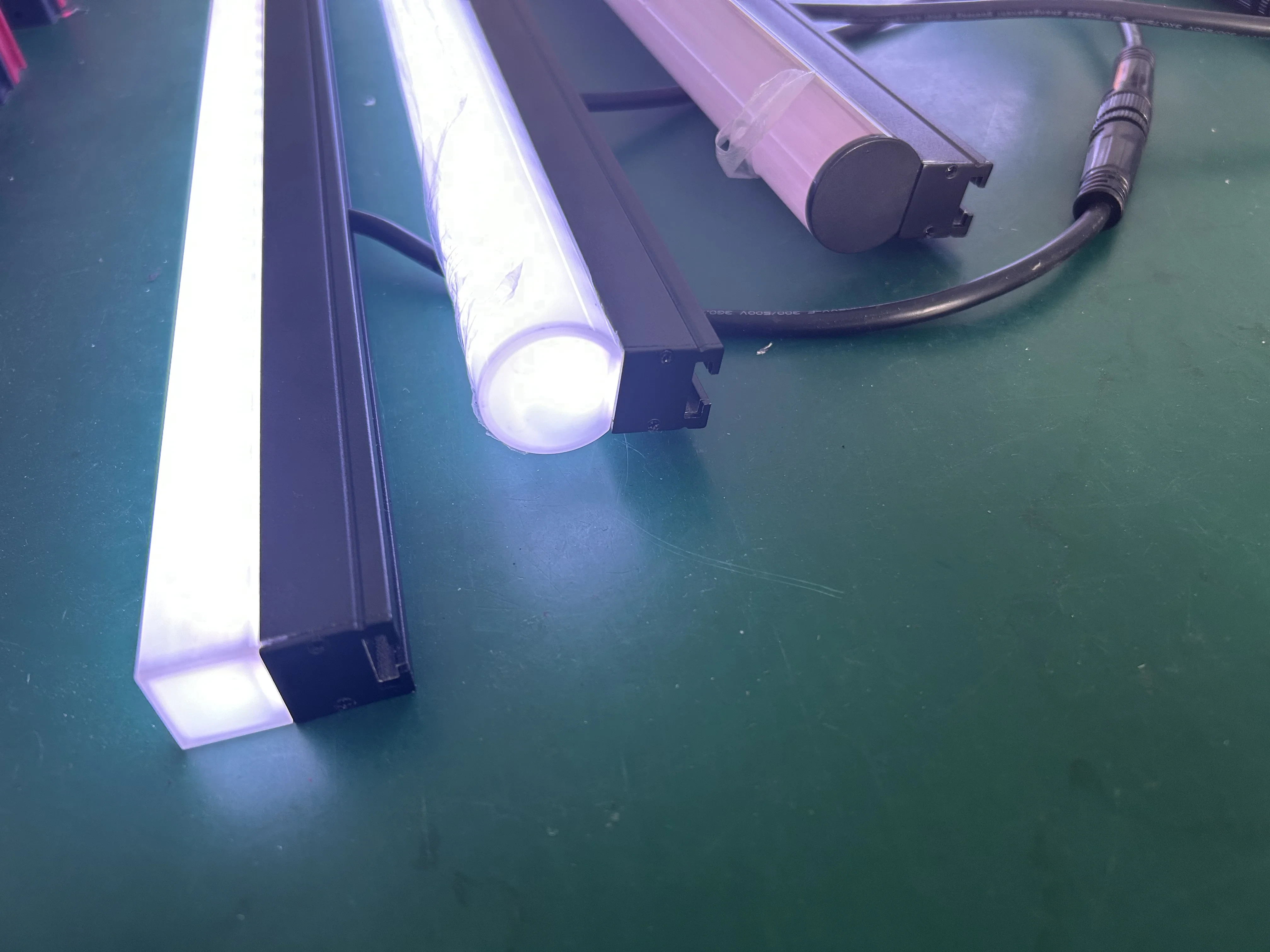 Best Selling DMX512 Linear Light – 96 LEDs/m, IP68, 36W, for Facades & Landscapes