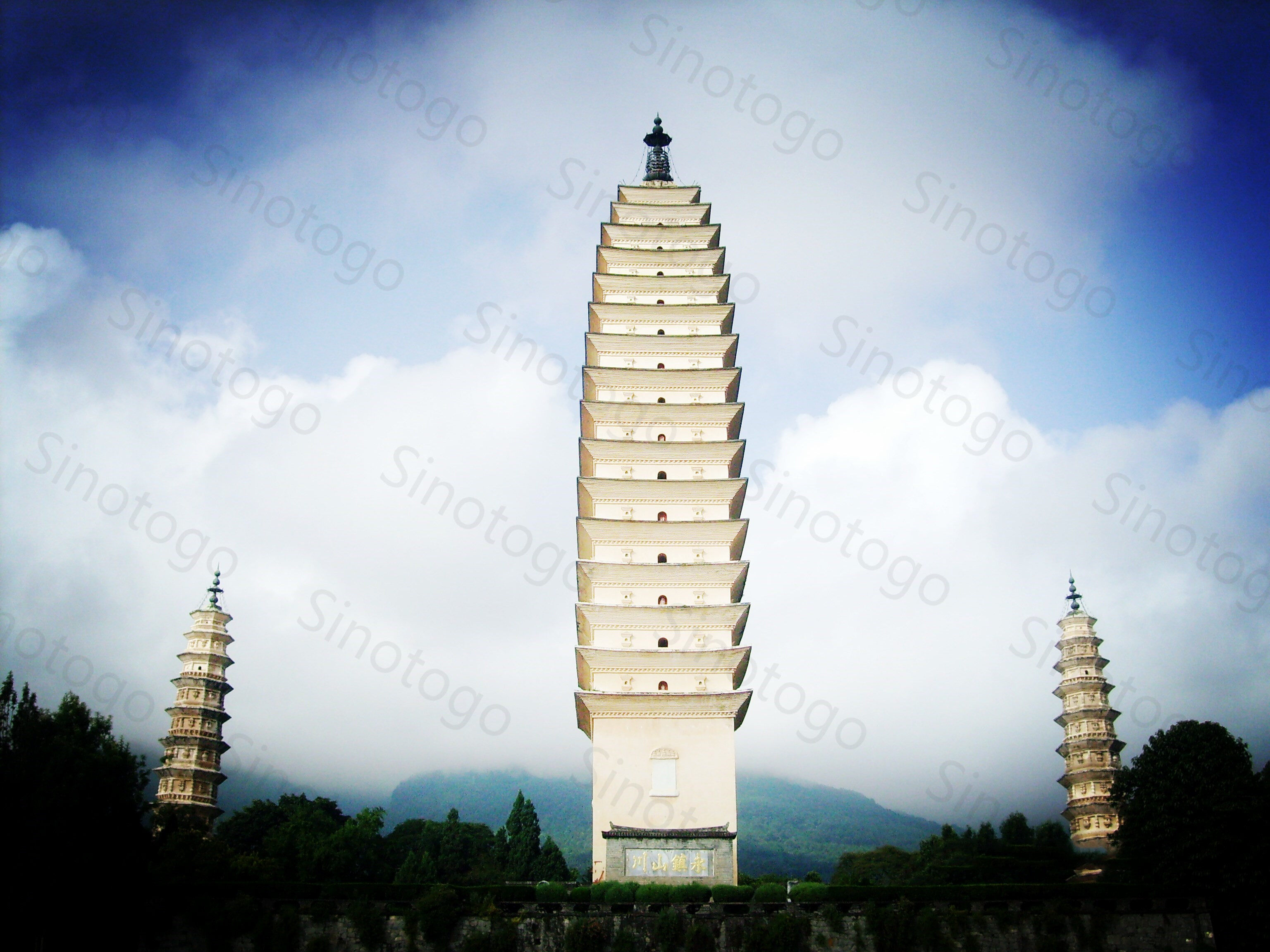 Beijing-Xi'an-Chengdu-Zhongdian-Lijiang-Kunming-Guilin-Zhangjiajie-Shanghai
