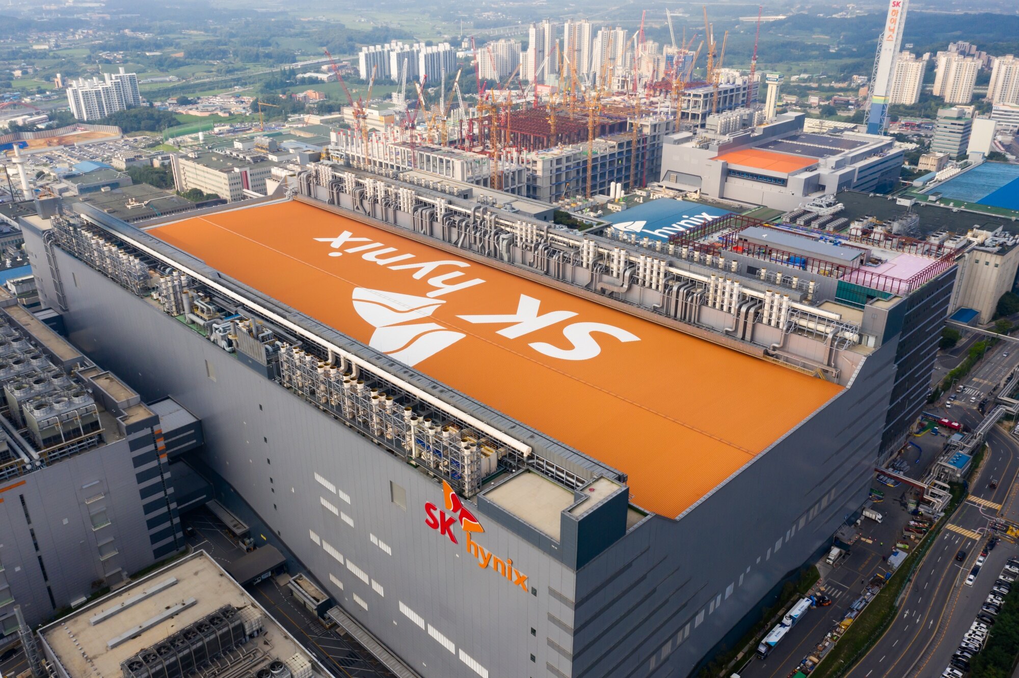 ChangXin Technology Lists on STAR Market with Valuation of 3.61 Trillion, Surpassing Intel