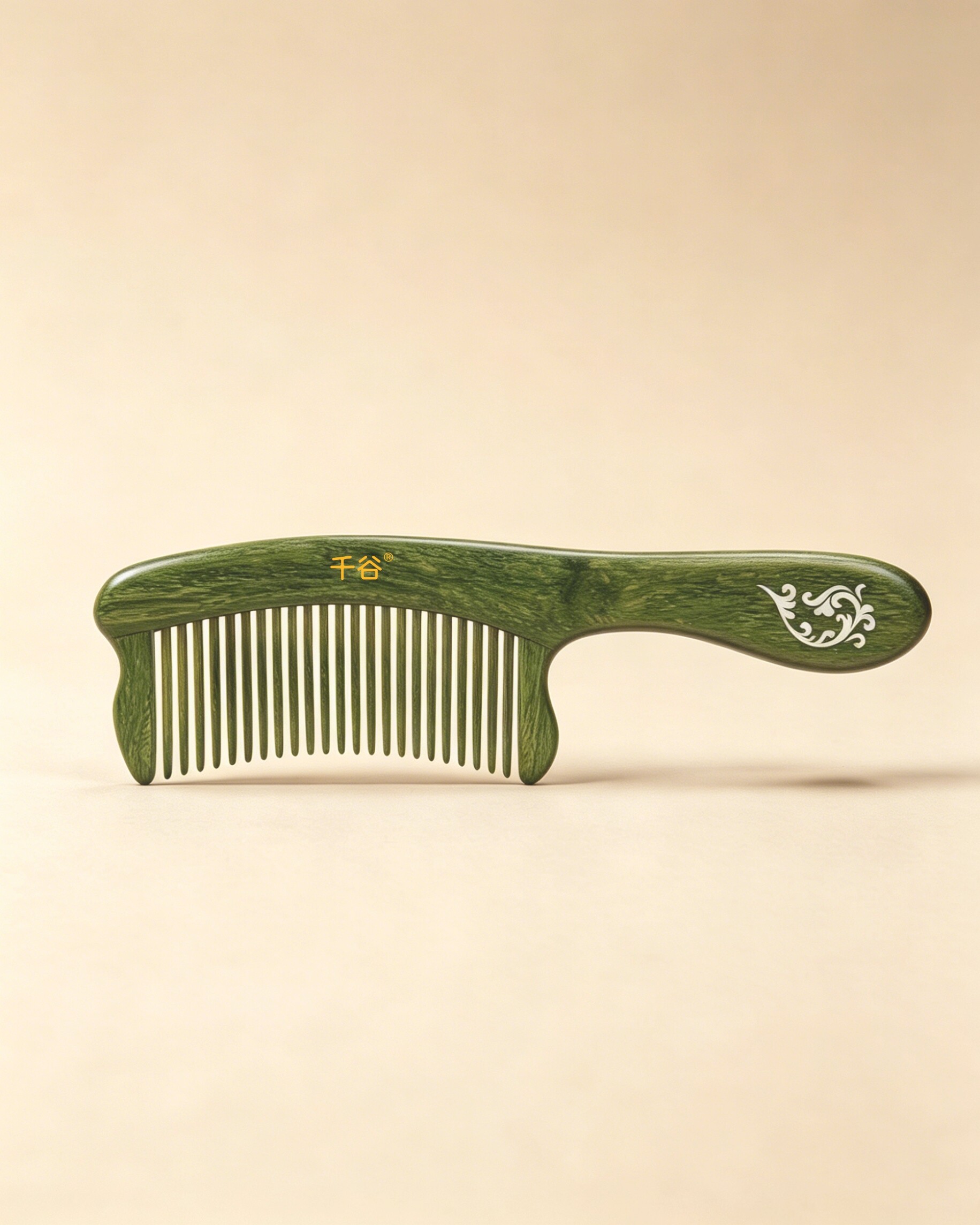 Sandalwood Comb · Breeze