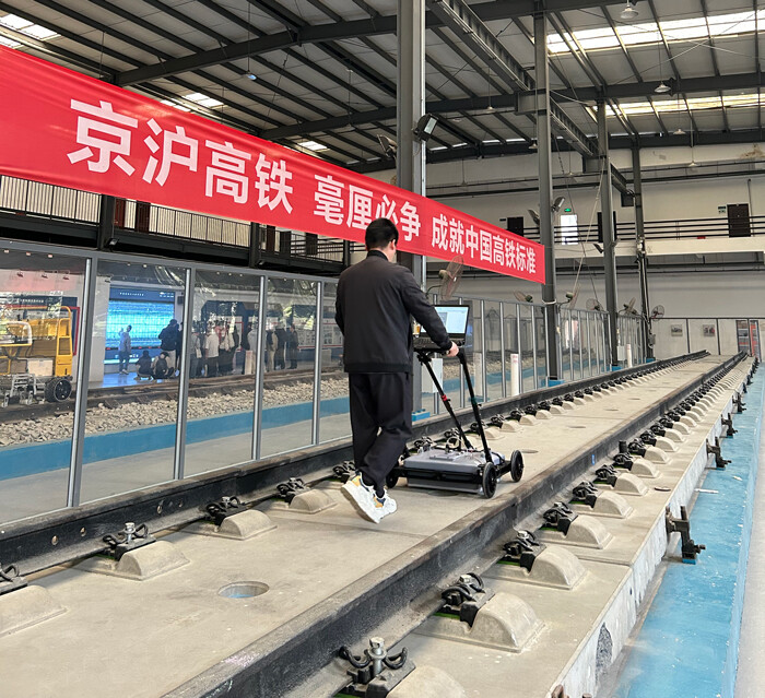 Deepening Industry-Education Integration, Empowering Talent Development | Shilong Technology Conducts Specialized Training on SL-MGPR Multi-Frequency 3D Ground Penetrating Radar at Wuhan Railway Vocational College