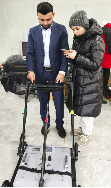 Tajikistan client experiences the SL-GPR wireless ground-penetrating radar on-site