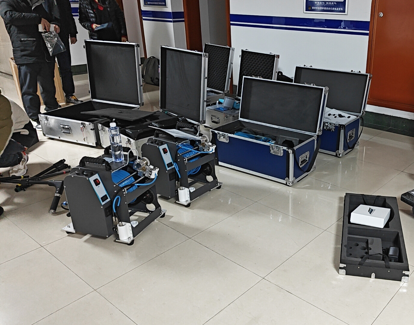 Delivered SL-C200 pipeline inspection robot and accessory equipment case