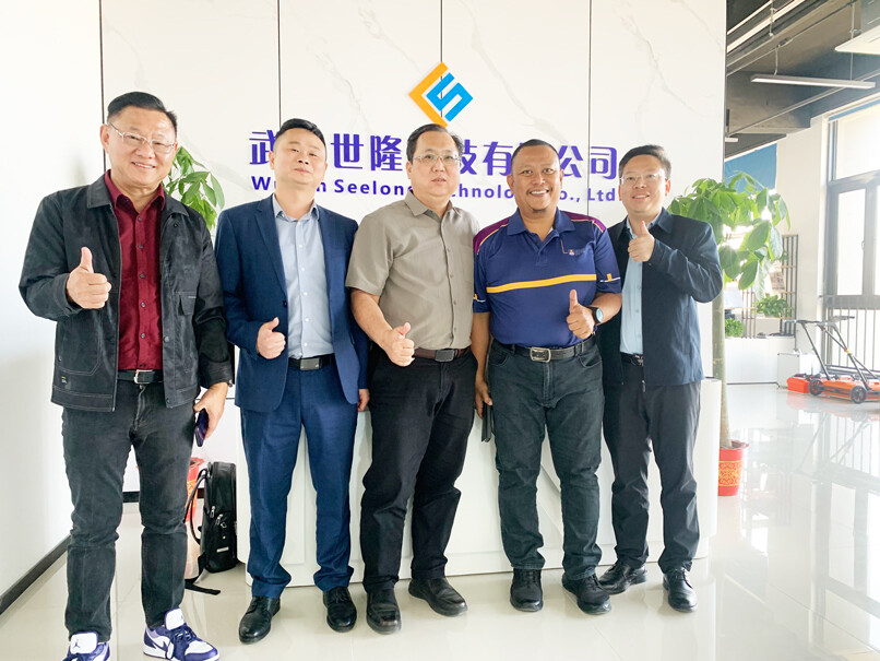 Welcome to our company for an inspection and exchange visit by Professor Mara Institute of Technology and Mr. Cai from NL Scientific