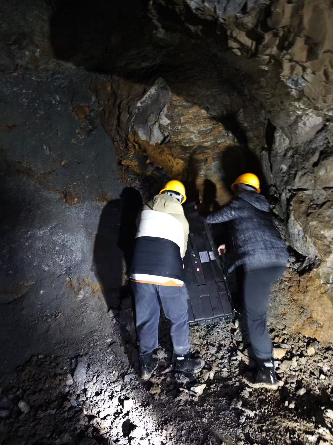 Mine Geological Structure Exploration