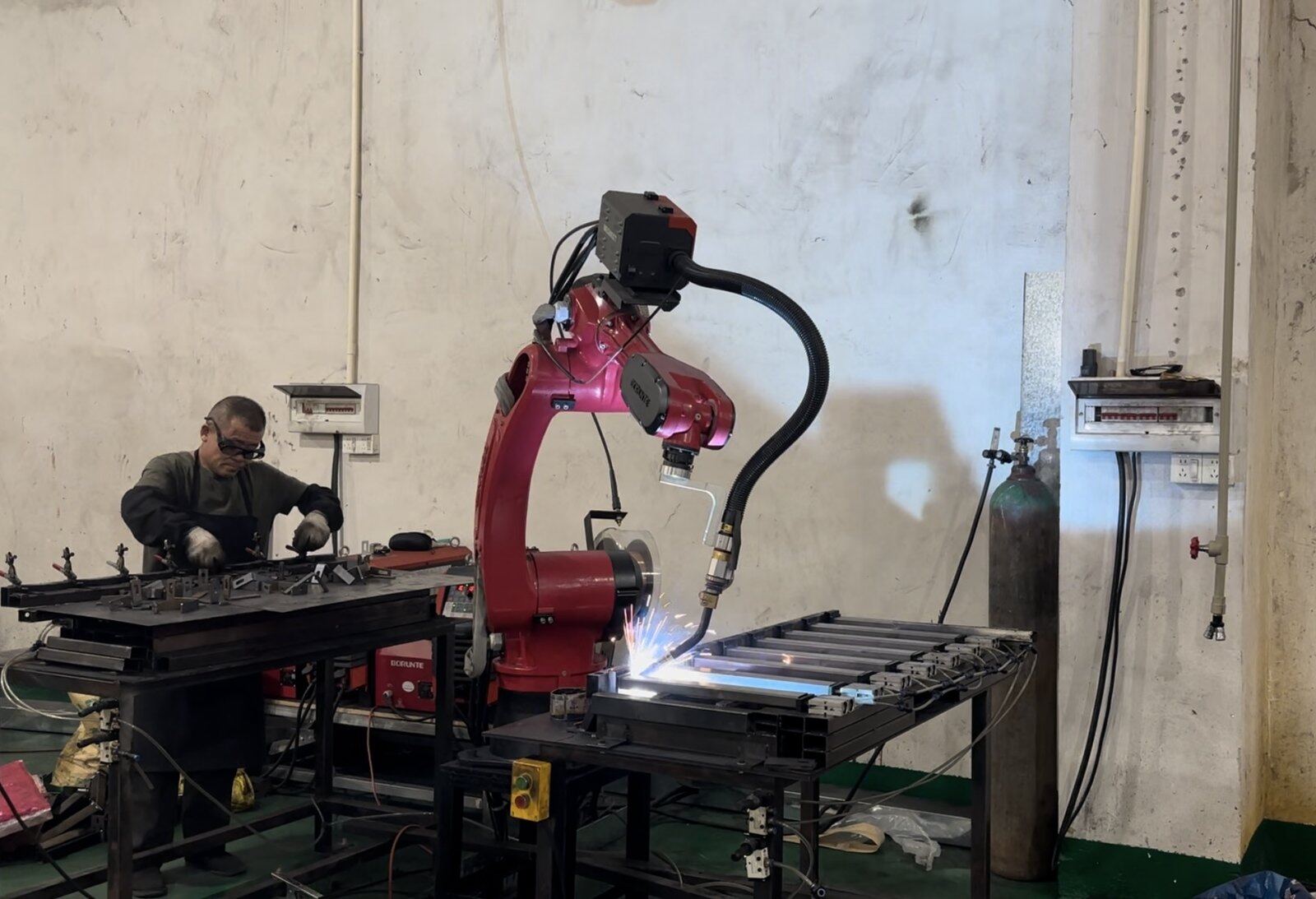 Robotic welding