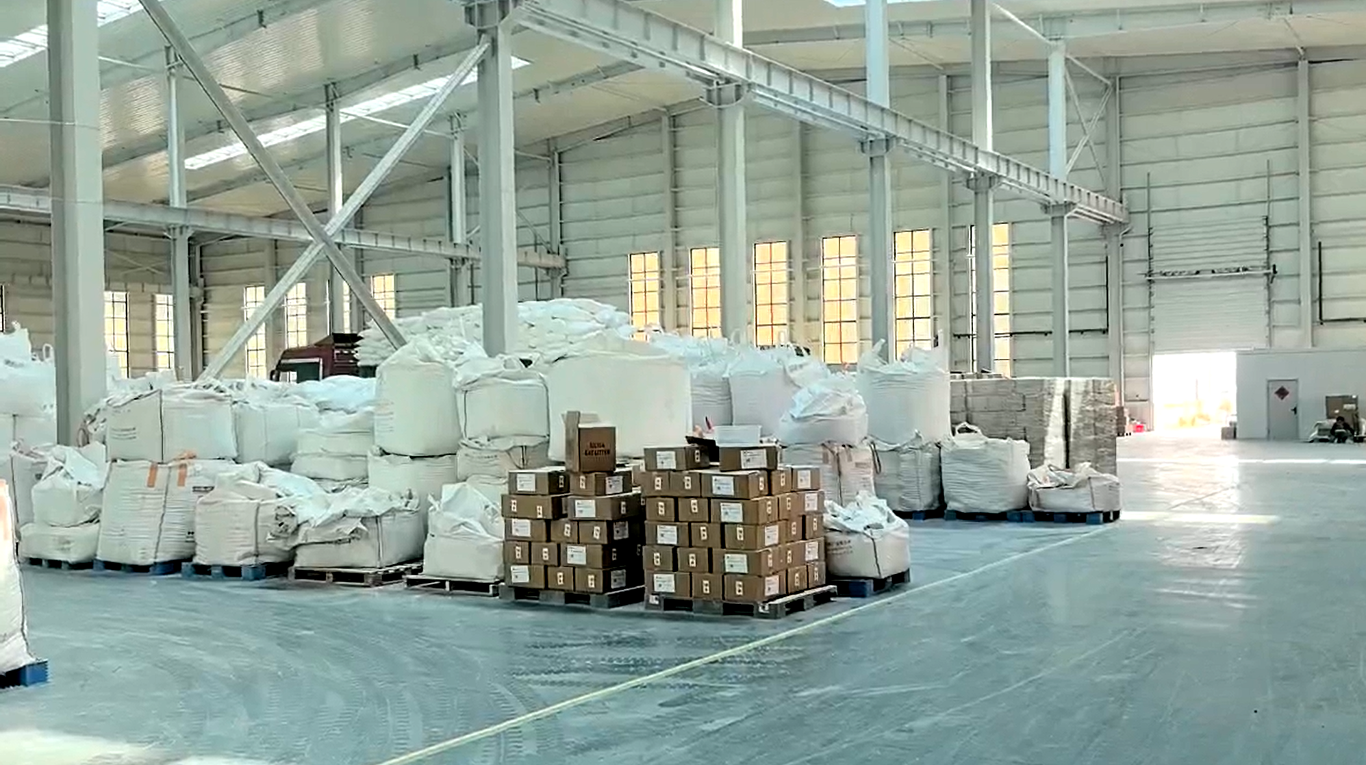 Cat litter warehouse inventory