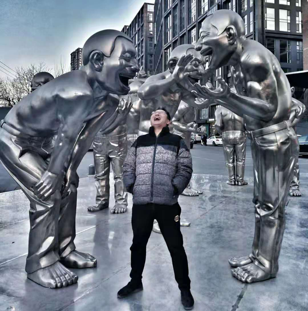 过眼云图雕塑群