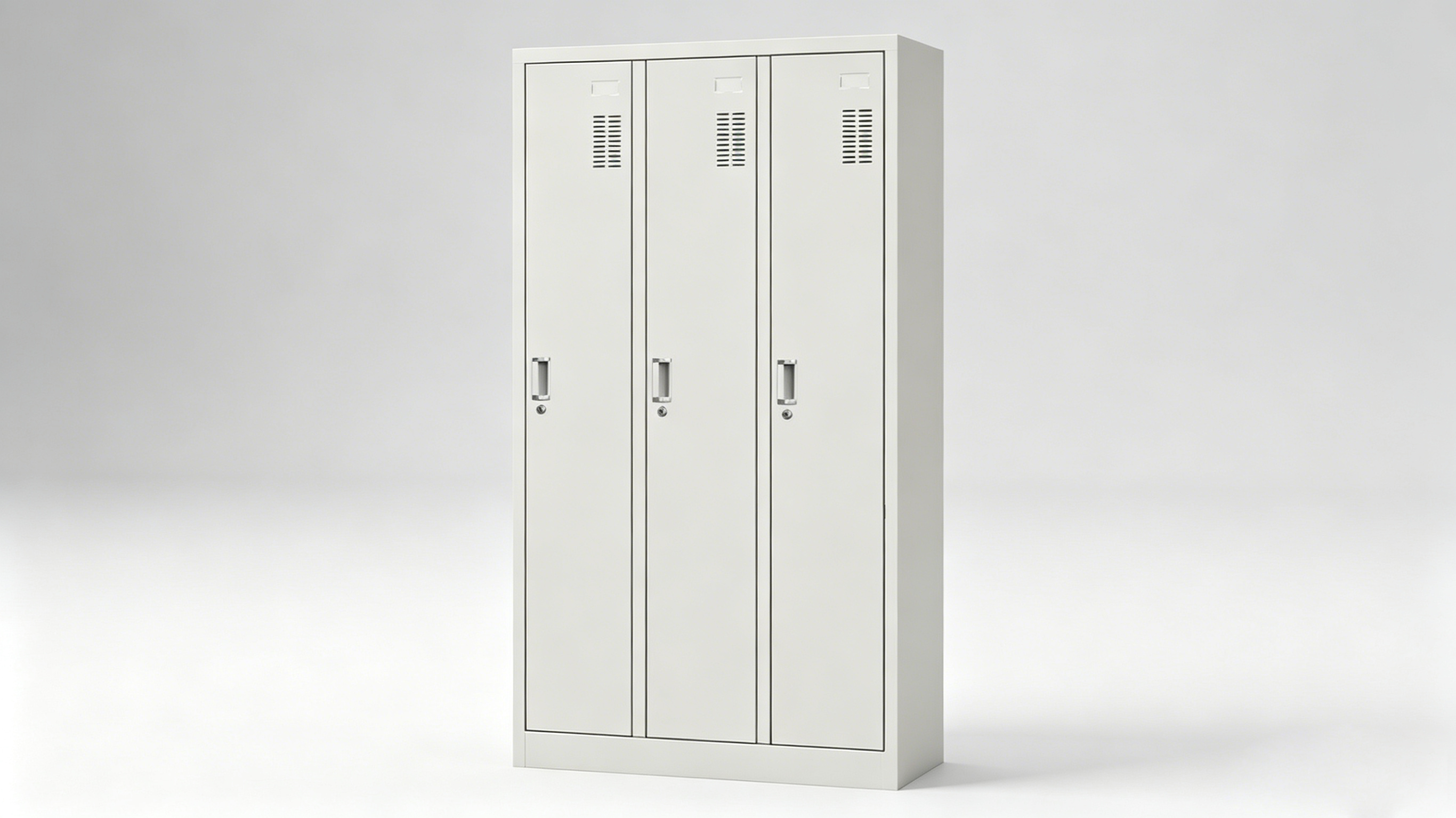 GYG-17 Three-Door Locker
