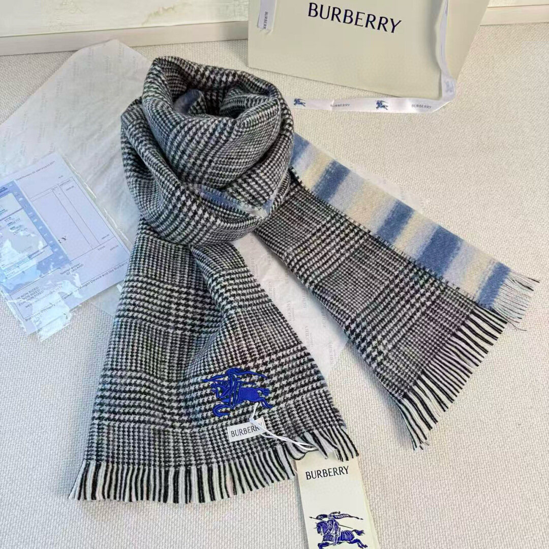 Burberry Burberry Houndstooth Equestrian Embroidered Fringe Scarf