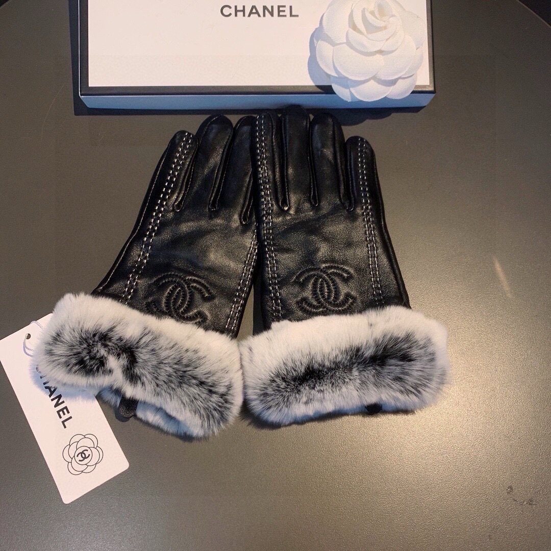 Chanel Chanel Embroidered CC Logo Fur‑Cuff Black Lambskin Gloves