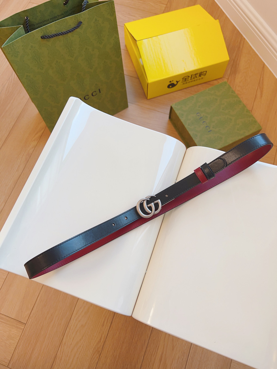 Gucci Gucci Interlocking GG Thin Two‑Tone Leather Belt