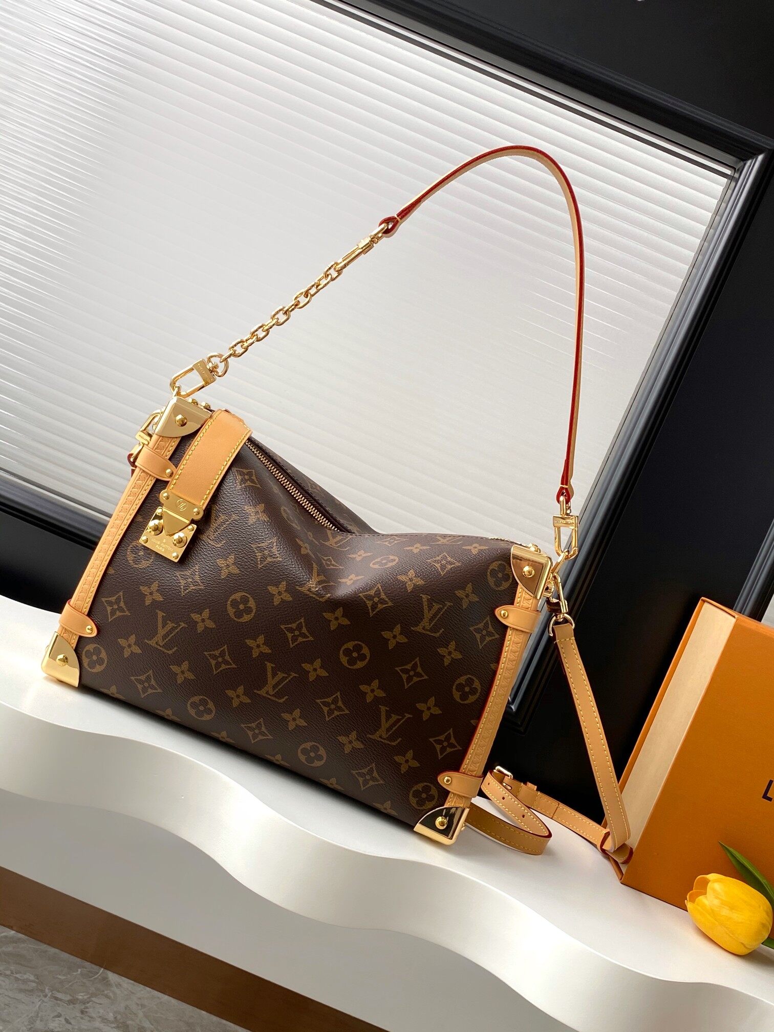  Louis Vuitton Louis Vuitton Monogram Side Trunk Soft Shoulder Bag