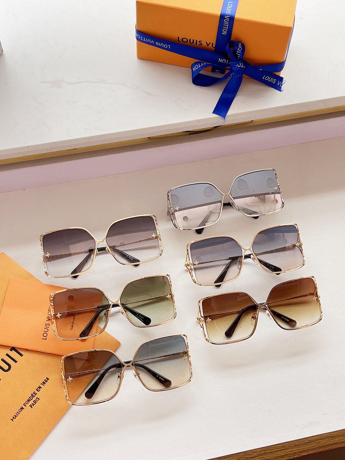 Louis Vuitton Louis Vuitton Gold Star‑Decor Oversized Square Sunglasses