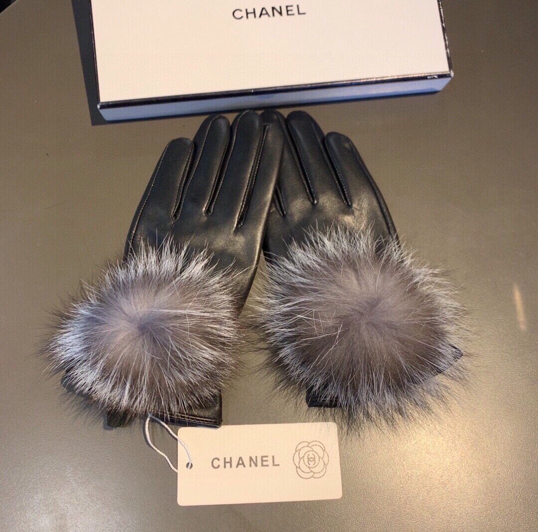 Chanel Chanel Fur‑Pom‑Pom Black Lambskin Gloves