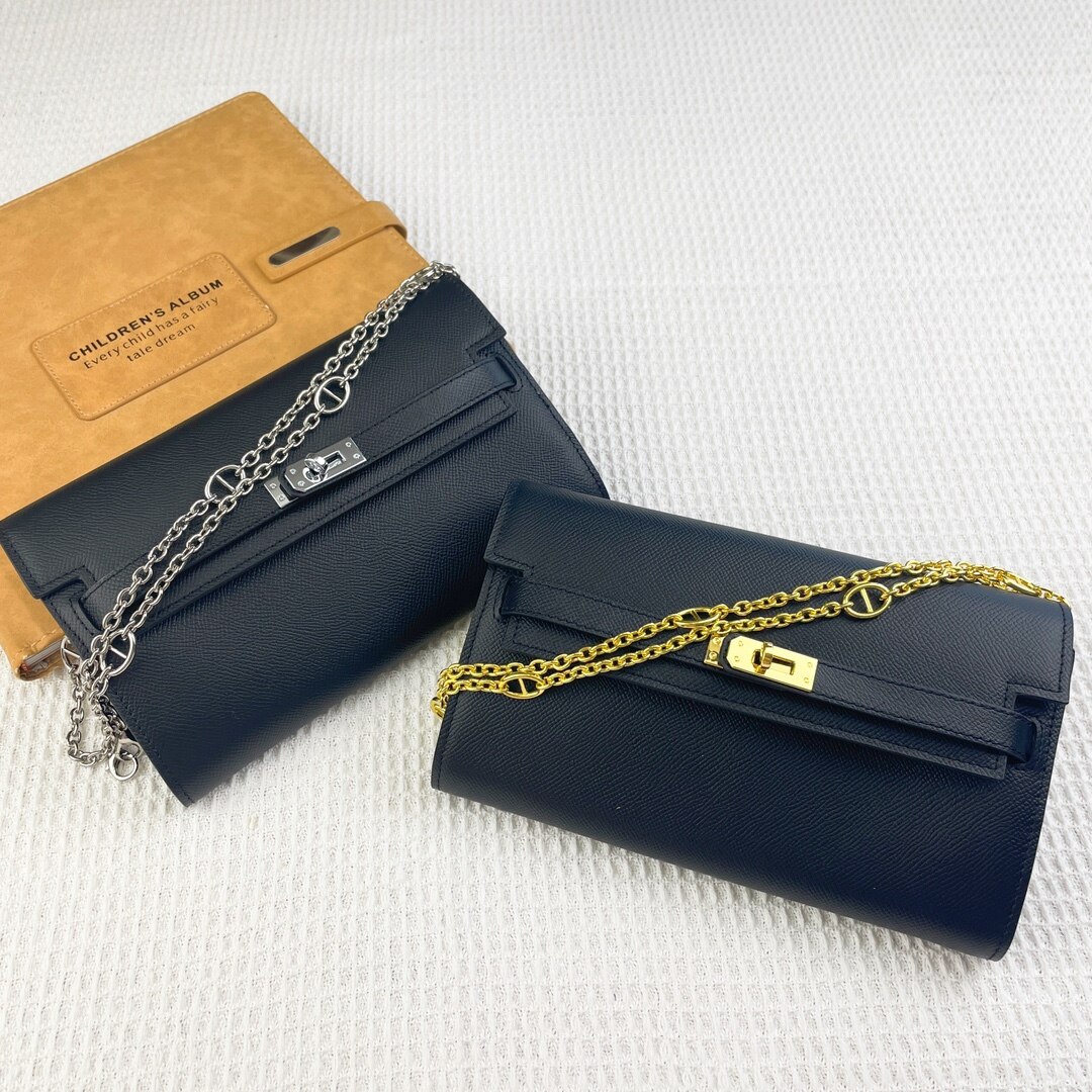 Hermès Black Epsom Leather Kelly Turn Lock Chain Crossbody Wallet Clutch