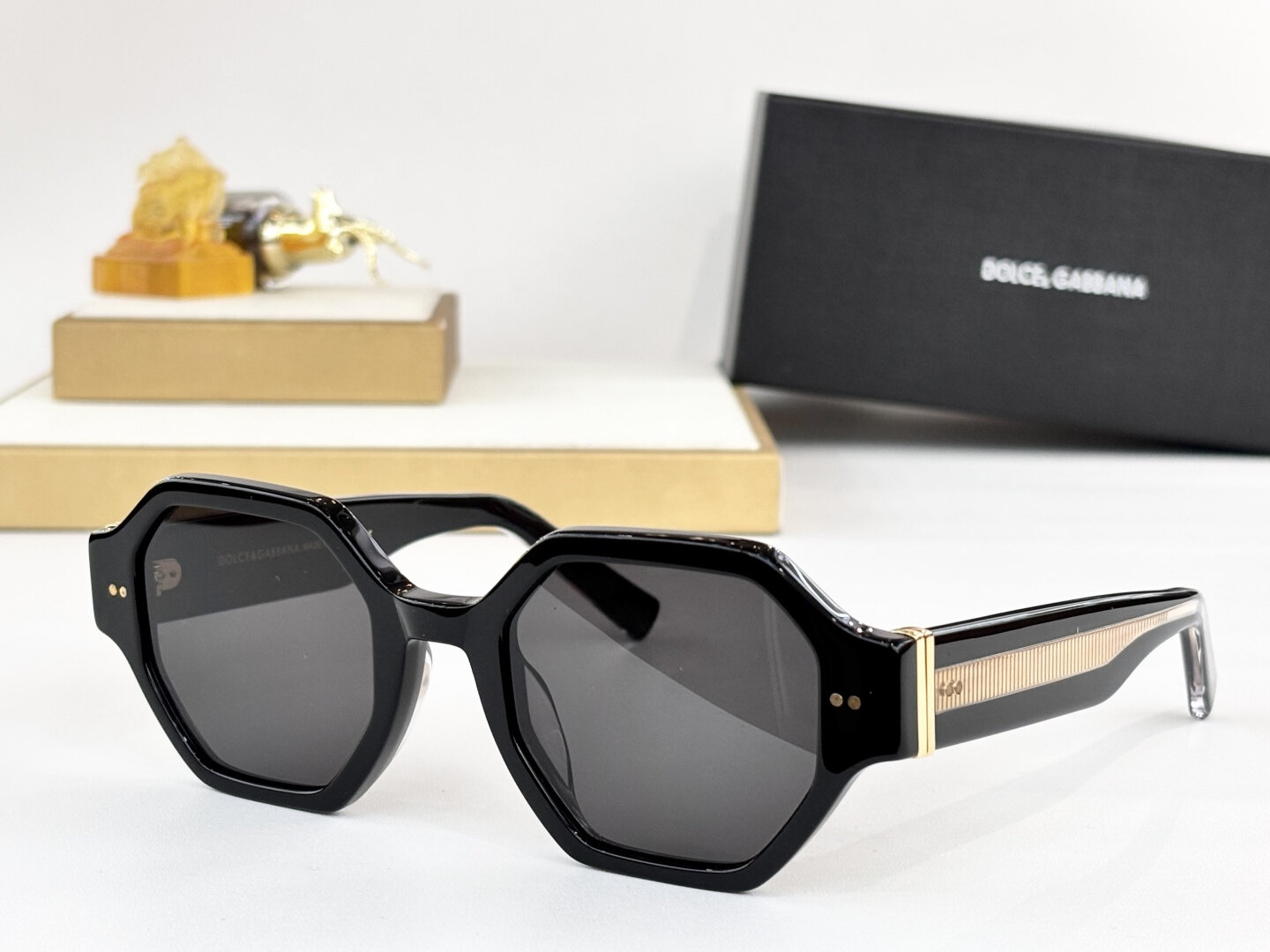 Dolce&Gabbana Dolce&Gabbana Geometric Octagonal Acetate Sunglasses