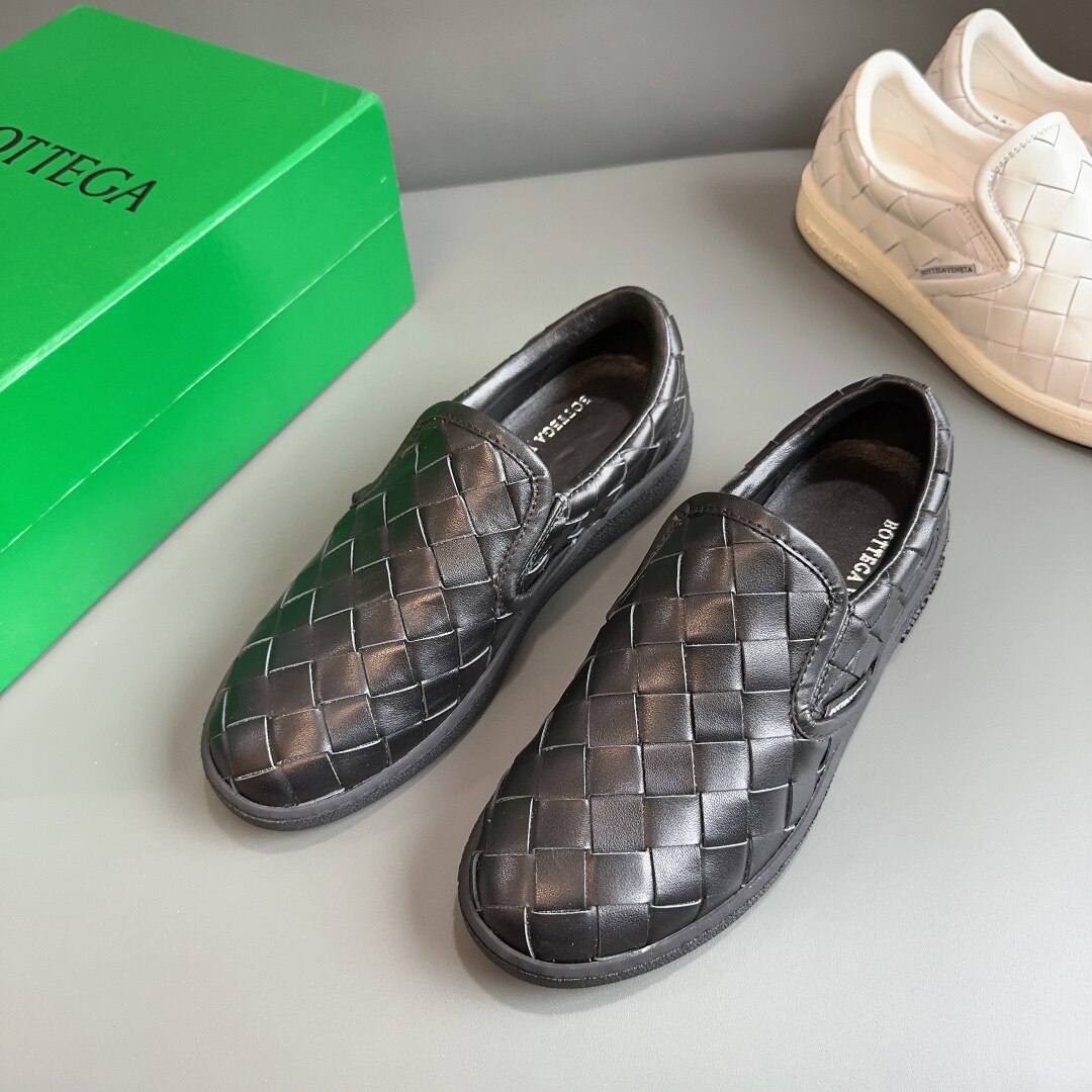 Bottega Veneta Black Intrecciato Woven Leather Slip-On Flat Loafers