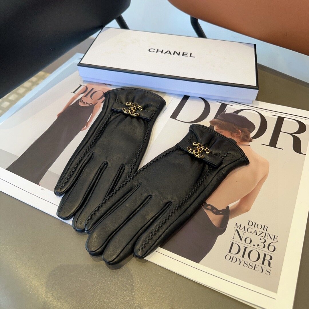Chanel Chanel Bow CC Gold‑Tone Logo Black Lambskin Gloves