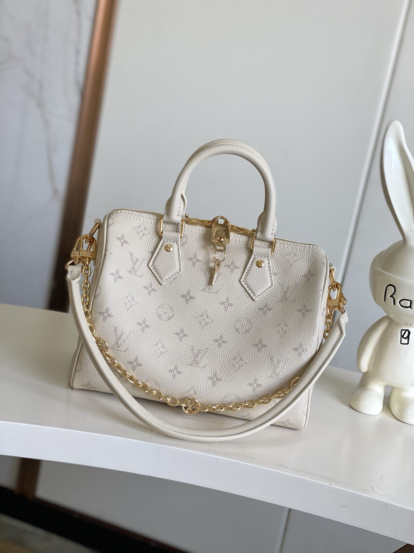 Louis Vuitton Louis Vuitton White Grey Monogram Speedy 25 Bag with Strap