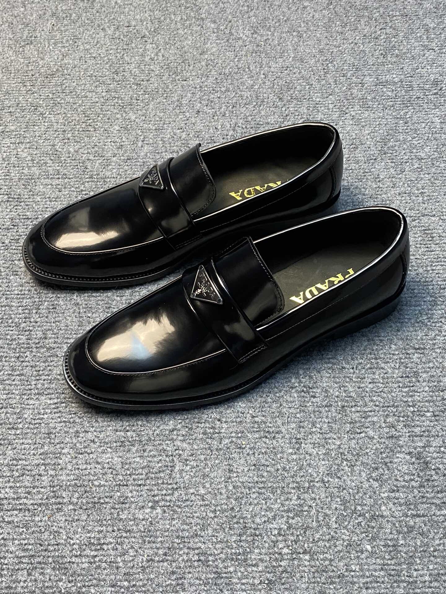 Prada Black Polished Leather Metal Triangle Logo Penny Loafers Dress Shoes