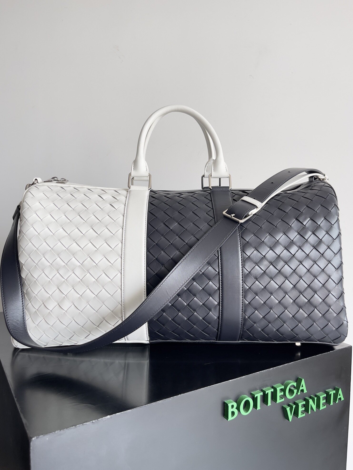 Bottega Veneta Black White Color Block Intrecciato Woven Large Duffle Travel Bag