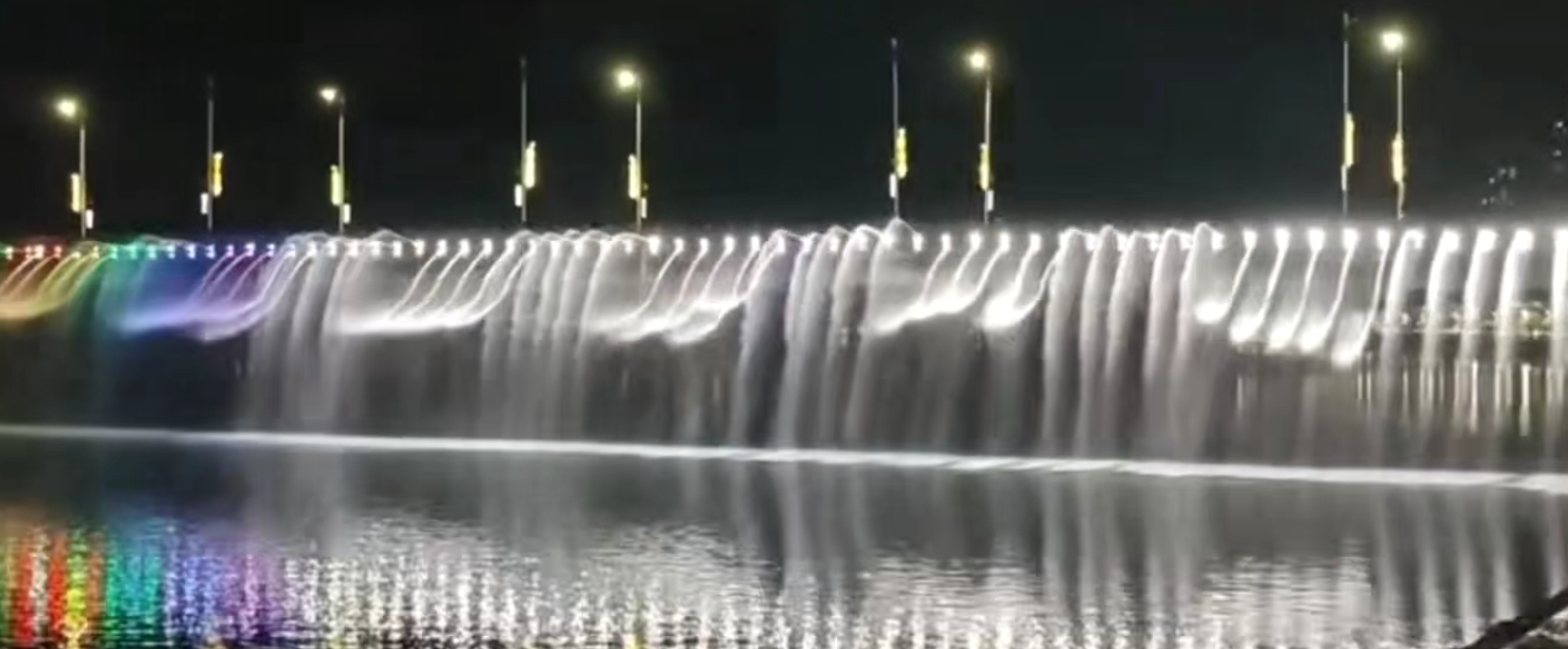 桥梁喷泉