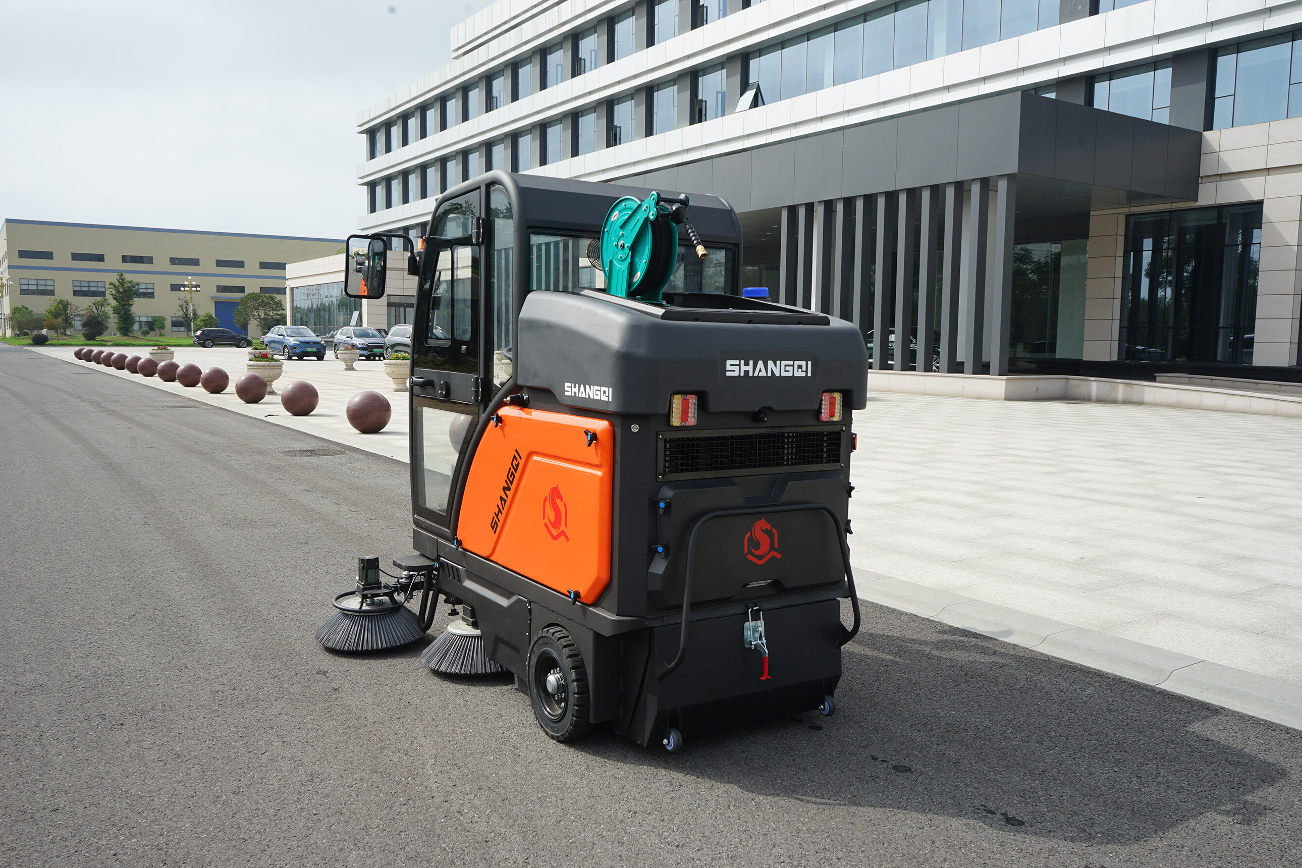 Multi-function Sweeper - View 3