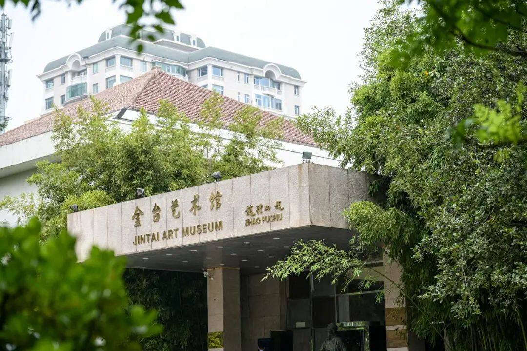 Chinese-style exhibition hall in art gallery