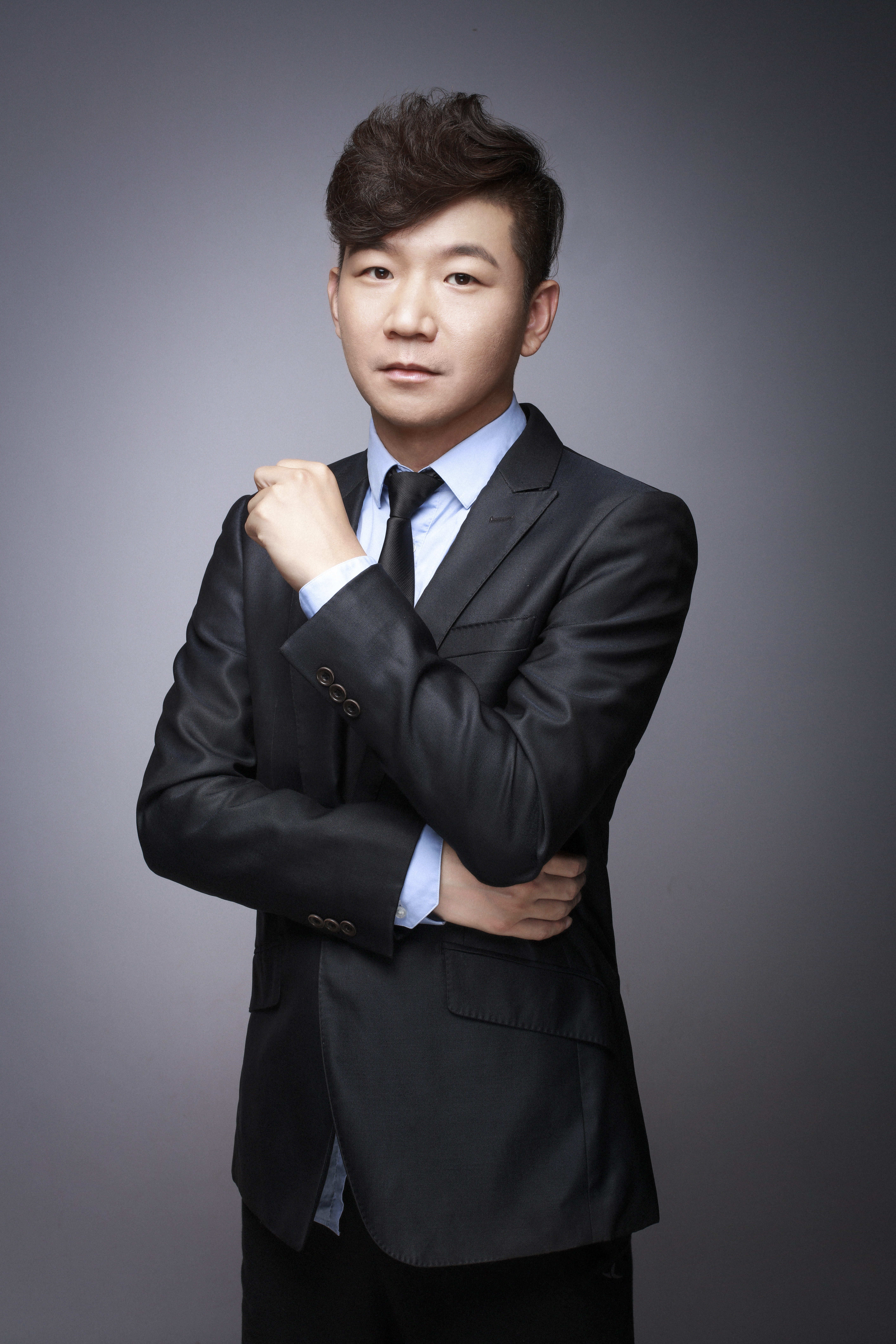 Founder Liang Ran's Business Portrait