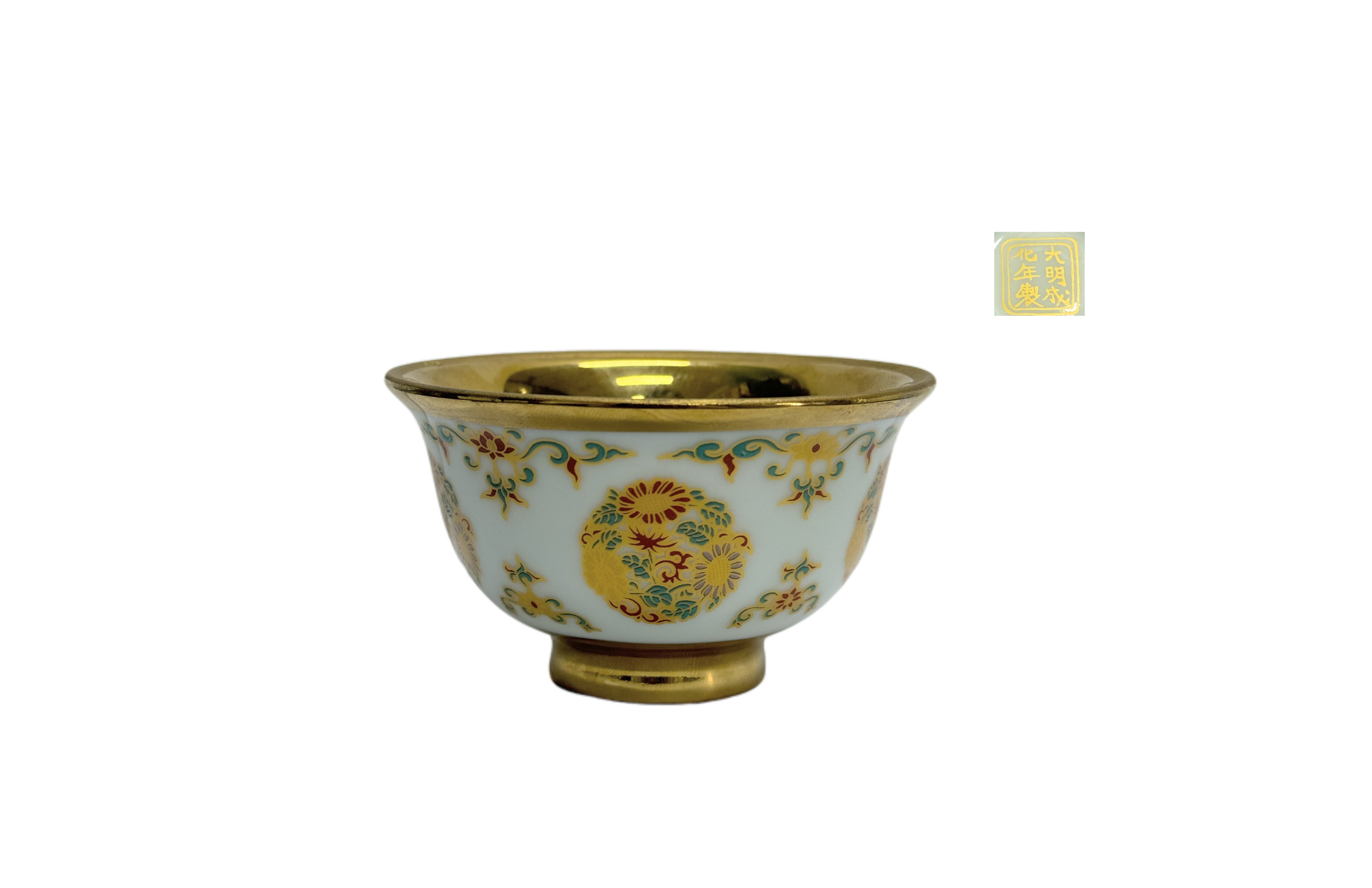 Chenghua Gilt and Famille Rose Cup