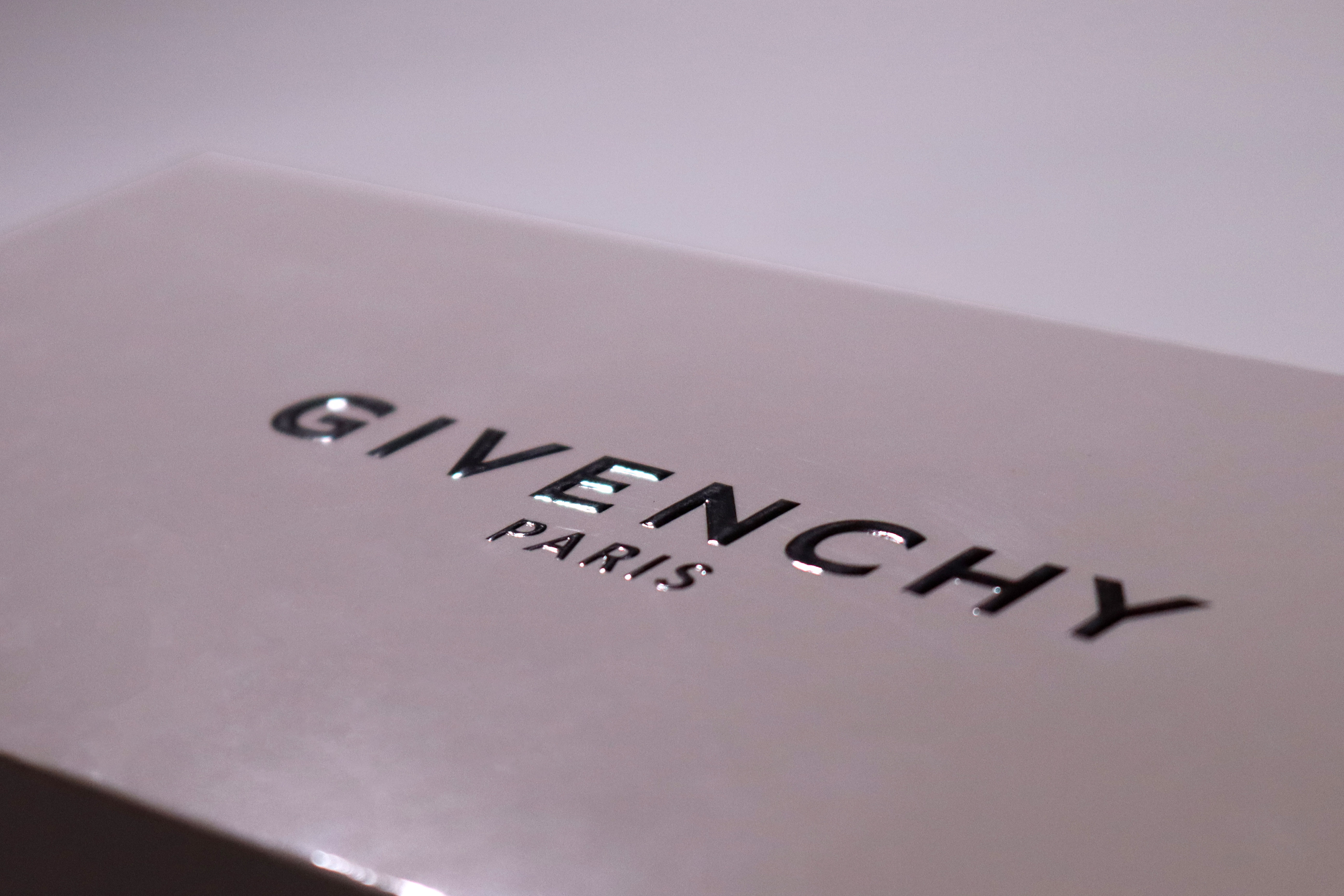 GIVENCHY 细节3