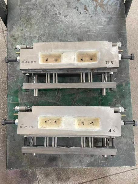 Lead mold