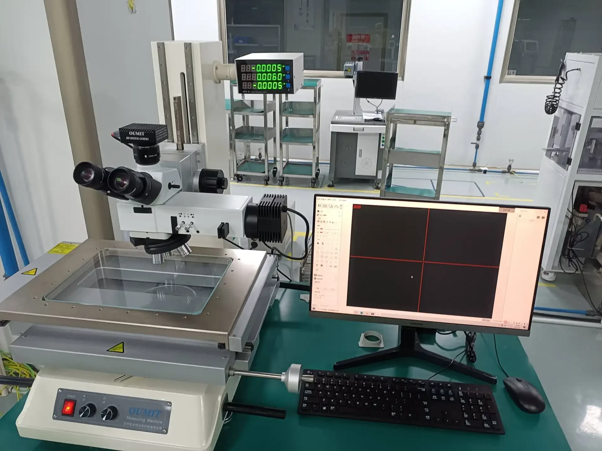 洁净车间内的影像测量设备与数字显示仪表