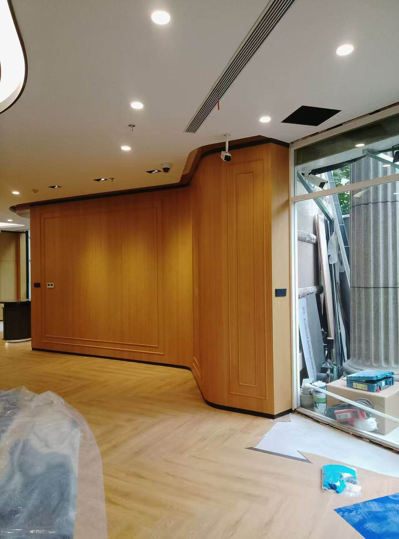 Standard Chartered Bank Design and Production - Image 2