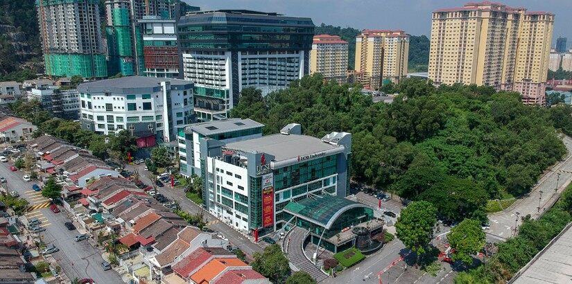 思特雅大学